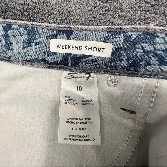 NWT-Seven7 Jeans Weekend Shorts Stretch Denim Snake Print size 10 Frayed hem - Picture 10 of 12